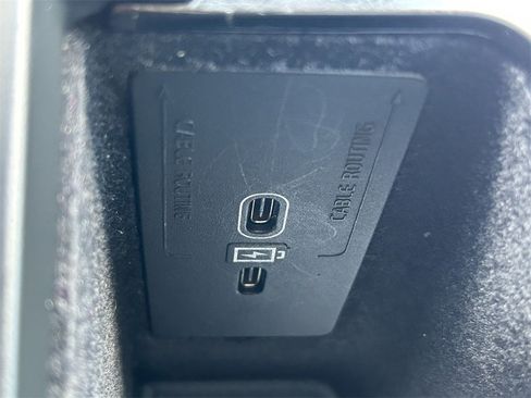 Used 2024 Volvo XC60 B5 Plus image 31