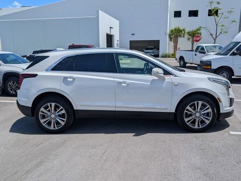 Used 2025 Cadillac XT5 Premium Luxury w/ Technology Package AWD/4WD image 8