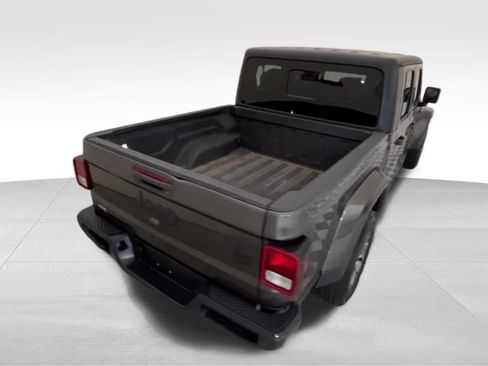 Used 2022 Jeep Gladiator Sport AWD/4WD image 9