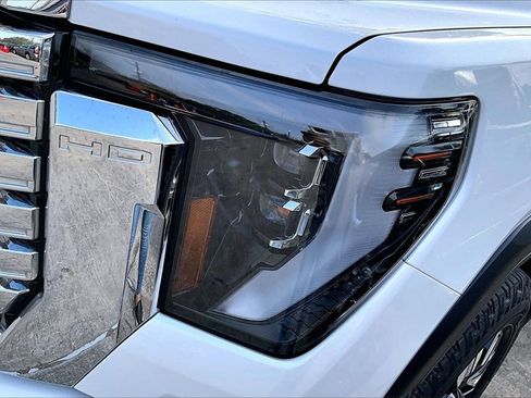 Used 2025 GMC Sierra 2500 Denali w/ Denali Reserve Package image 9