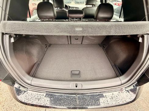 Used 2018 Volkswagen GTI SE w/ SE Leather Package FWD image 7