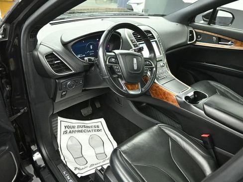 Used 2019 Lincoln Nautilus Reserve image 9