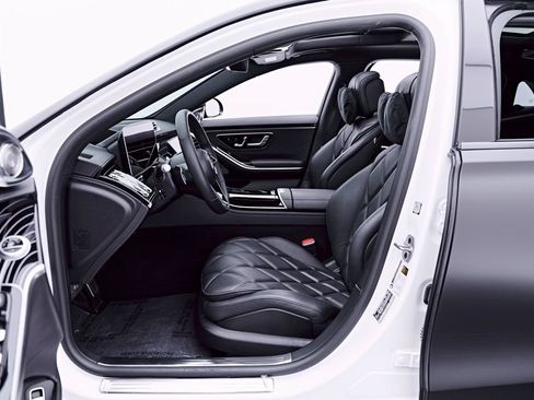Used 2023 Mercedes-Benz Maybach S 580 4MATIC image 38