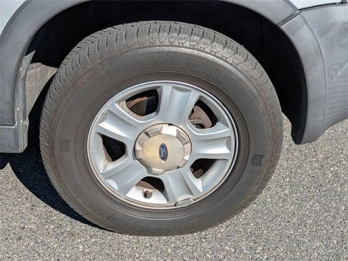 Used 2002 Ford Escape XLT image 9