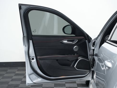 Used 2020 Alfa Romeo Giulia Quadrifoglio w/ Nero Edizione image 23