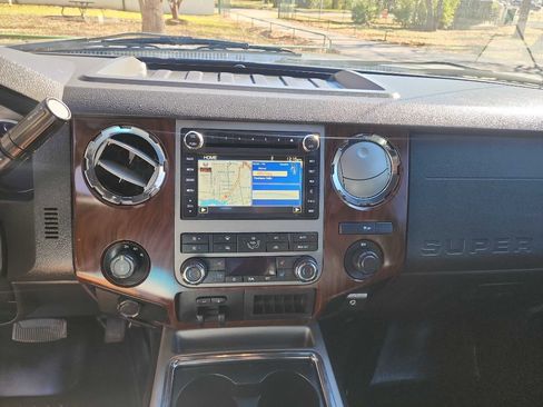 Used 2011 Ford F250 Lariat w/ Lariat Interior Pkg image 27