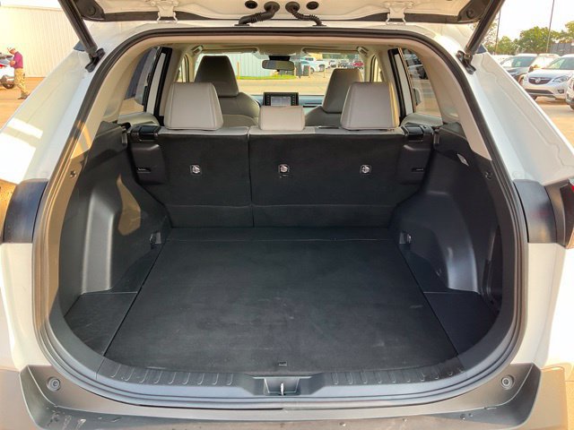 Used 2019 Toyota RAV4 XLE Premium FWD image 26