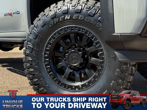 Used 2024 GMC Sierra 2500 AT4 w/ AT4 Premium Plus Package image 2