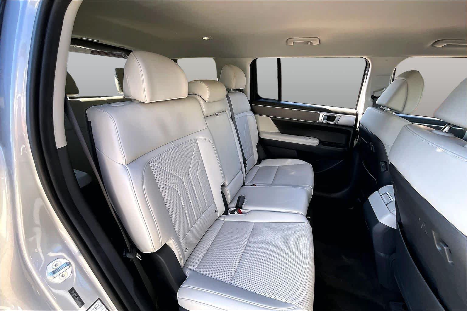 Used 2026 Hyundai Santa Fe SEL FWD image 19