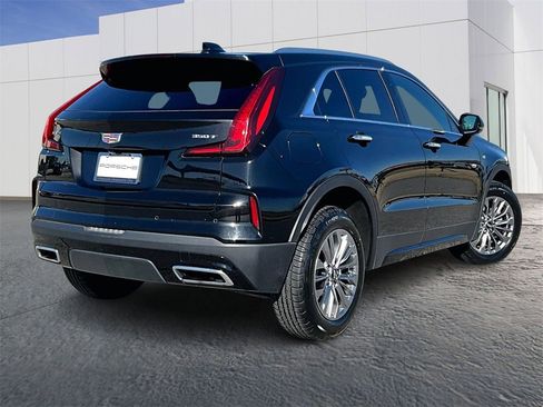 Used 2024 Cadillac XT4 Premium Luxury image 7