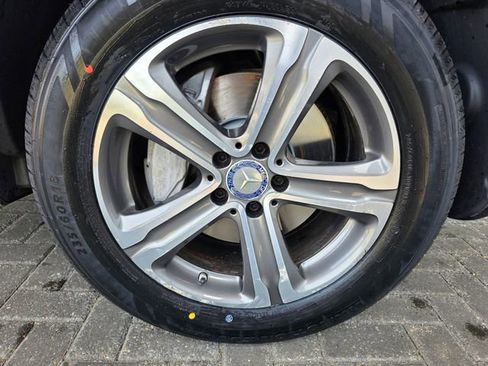 Used 2017 Mercedes-Benz GLC 300 4MATIC image 7