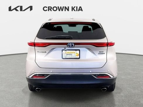 Used 2022 Toyota Venza XLE AWD/4WD image 7