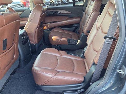 Used 2020 Cadillac Escalade Luxury image 10
