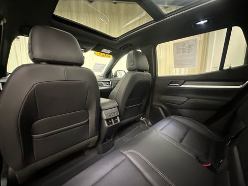 Used 2025 GMC Terrain Elevation w/ Elevation Premium Package AWD/4WD image 22