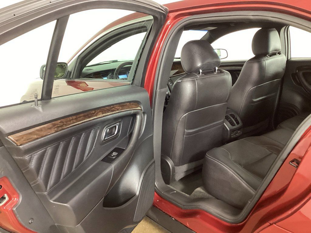 Used 2015 Ford Taurus Limited w/ Equipment Group 301A FWD image 27