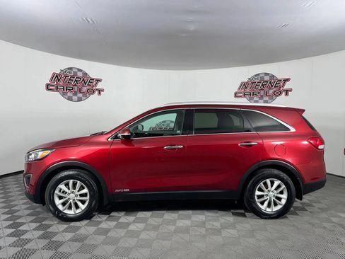 Used 2017 Kia Sorento AWD image 4