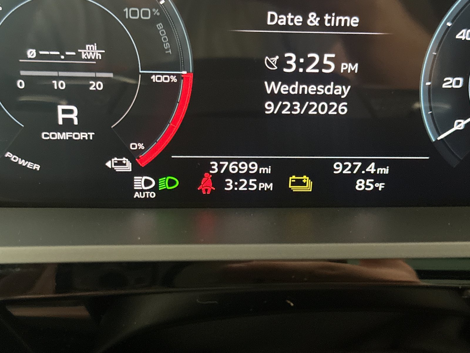 Used 2024 Audi Q8 e-tron Premium Plus w/ Premium Plus Package AWD/4WD image 26