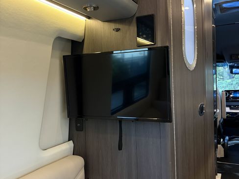 Used 2020 Mercedes-Benz Sprinter 3500 image 25