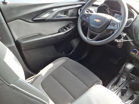 Used 2021 Chevrolet TrailBlazer LS image 9