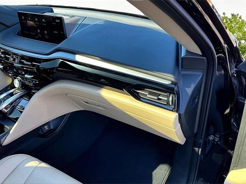 Used 2024 Acura MDX SH-AWD w/ Technology Package image 16