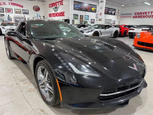 Used 2017 Chevrolet Corvette Stingray Coupe w/ 1LT RWD image 7