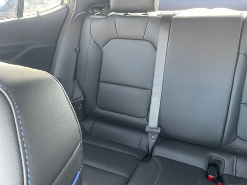 Used 2025 Buick Envista Sport Touring image 39