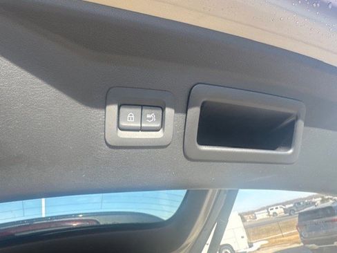 Used 2025 MAZDA CX-70 Plug-In Hybrid w/ Premium Plus image 31