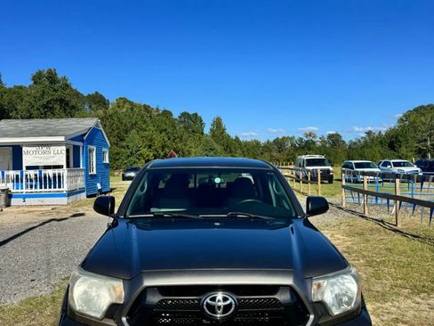 Used 2012 Toyota Tacoma PreRunner w/ Convenience Pkg image 2