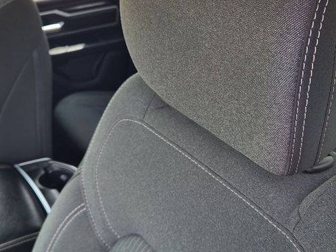 Used 2021 RAM 1500 Big Horn RWD image 16