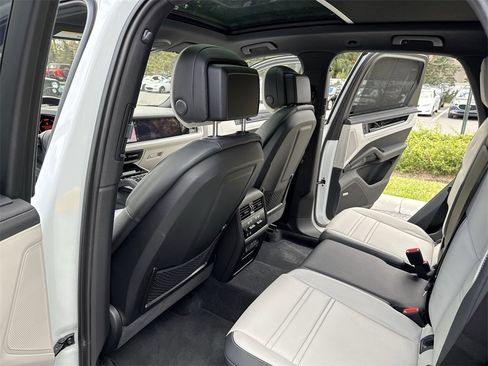 Used 2024 Porsche Cayenne S image 35