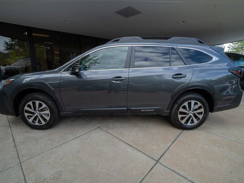 Certified 2025 Subaru Outback Premium w/ Popular Package #1A AWD/4WD image 4