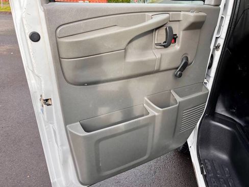 Used 2013 Chevrolet Express 2500 RWD image 13