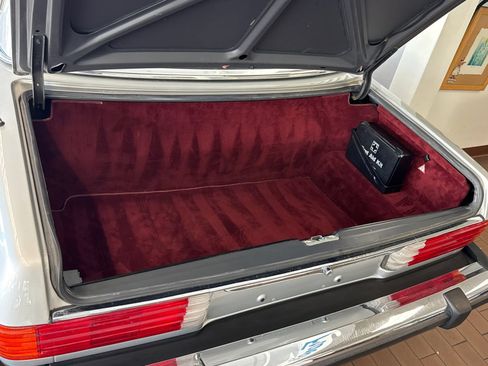 Used 1989 Mercedes-Benz 560 SL image 8