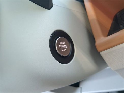 New 2025 Volkswagen ID. Buzz Pro S Plus image 32