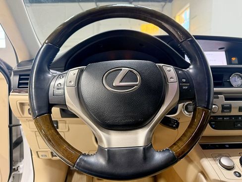 Used 2013 Lexus ES 350 w/ Luxury Pkg image 11
