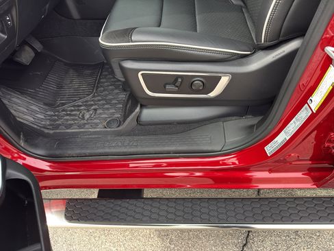 New 2026 RAM 1500 Laramie w/ Sport Appearance Package AWD/4WD image 15