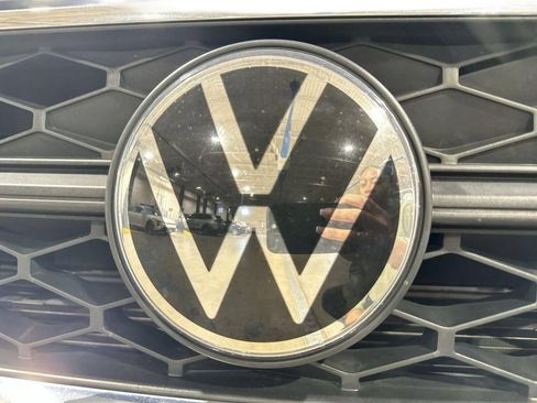 Used 2022 Volkswagen Taos SE FWD image 26