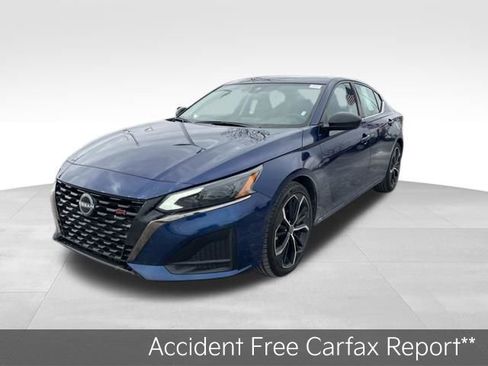 Used 2024 Nissan Altima 2.5 SR image 3