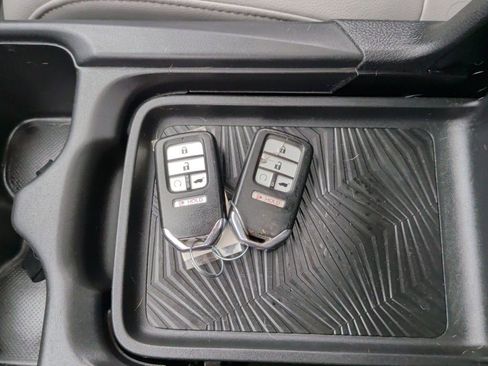 Used 2018 Honda CR-V Touring image 31