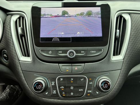 Used 2024 Chevrolet Malibu LT FWD image 32