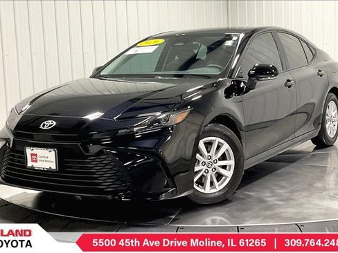 Used 2026 Toyota Camry LE w/ Convenience Package FWD image 1