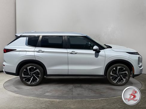 Used 2023 Mitsubishi Outlander SE AWD/4WD image 8