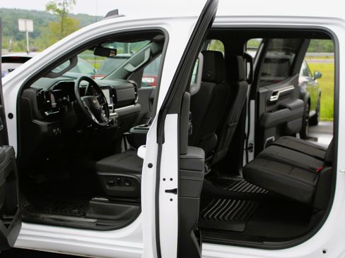 Used 2025 Chevrolet Silverado 1500 LT AWD/4WD image 15