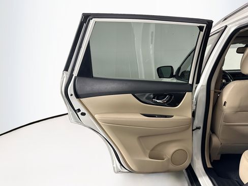 Used 2018 Nissan Rogue SL w/ Premium Package image 27