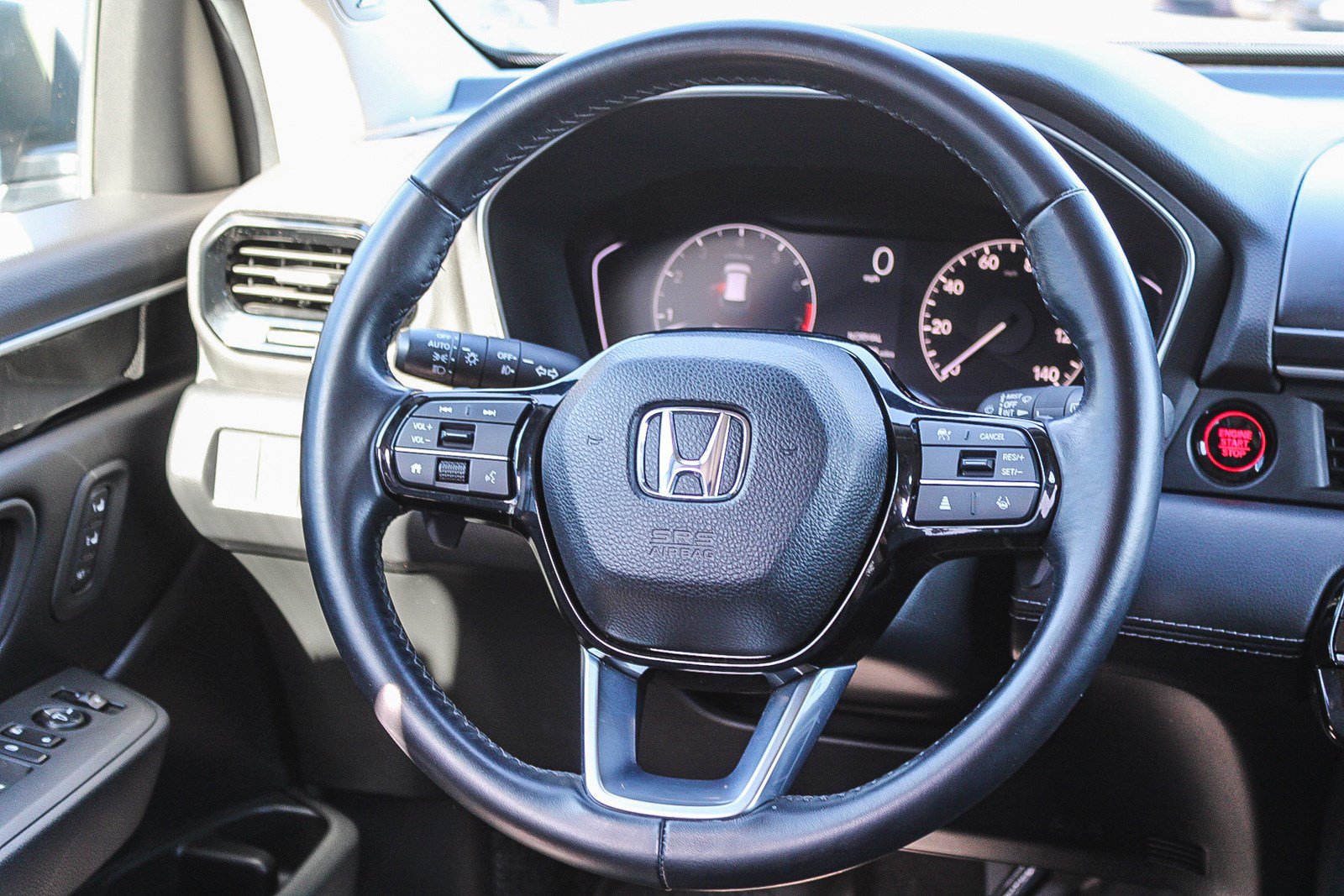 Used 2025 Honda Pilot Touring image 17