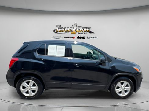 Used 2020 Chevrolet Trax LS w/ Tint and Cruise Package FWD image 9