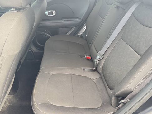 Used 2014 Kia Soul FWD image 25