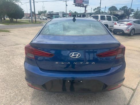 Used 2019 Hyundai Elantra SEL w/ Winter Weather Package FWD image 3