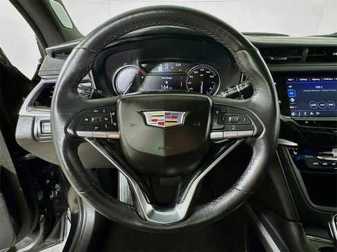 Certified 2025 Cadillac XT6 Premium Luxury image 9