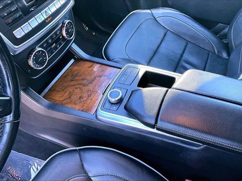 Used 2013 Mercedes-Benz GL 450 4MATIC image 31